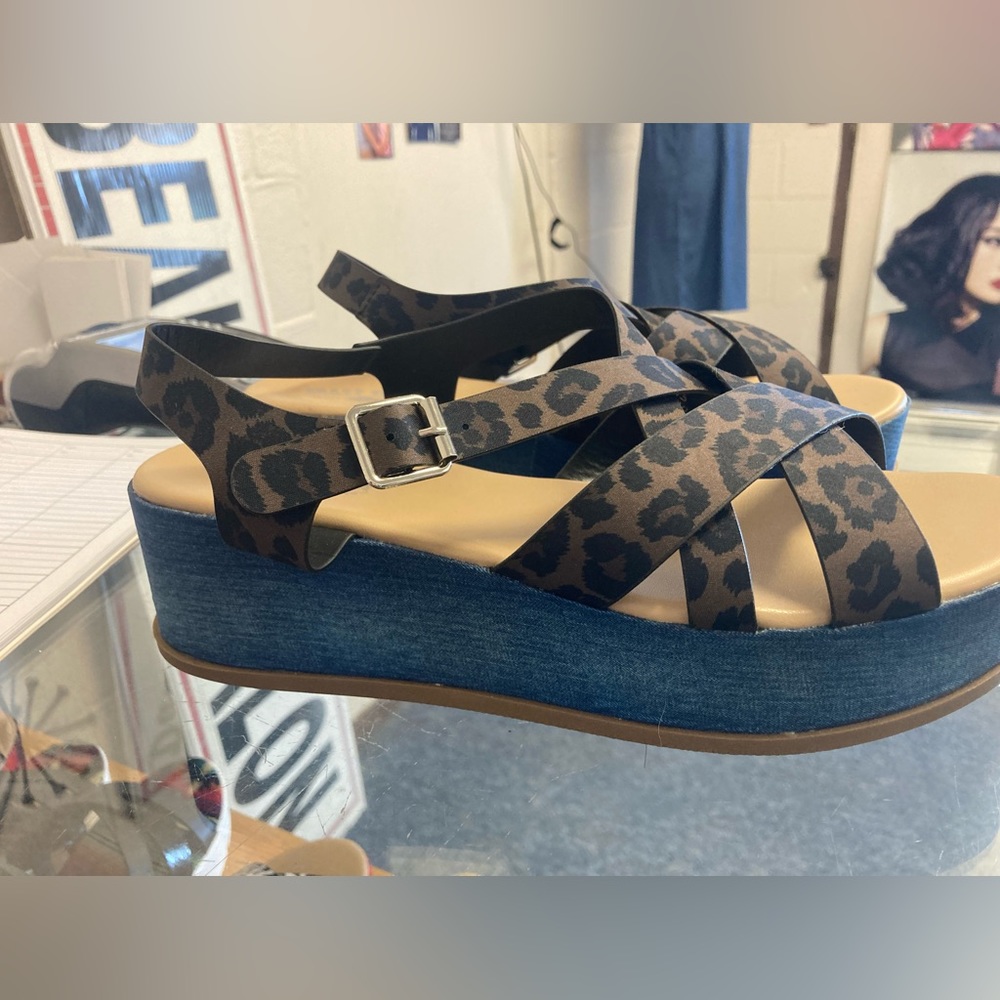 Wedge sandals